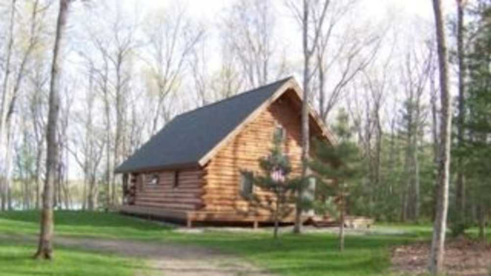 7 Awesome Fall Cabin Rentals In Michigan For A Cozy Getaway