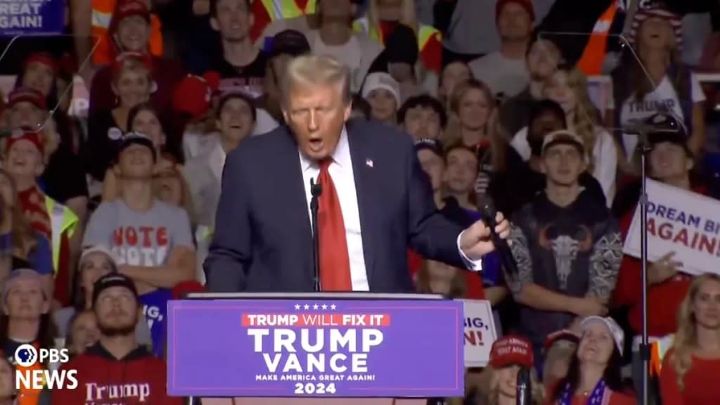 Donald Trump Mimes Blow Job As He Vents About His Mic Setup Threatens