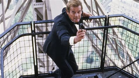 Live And Let Buy 007 Star Sir Roger Moore S Personal Collection Of