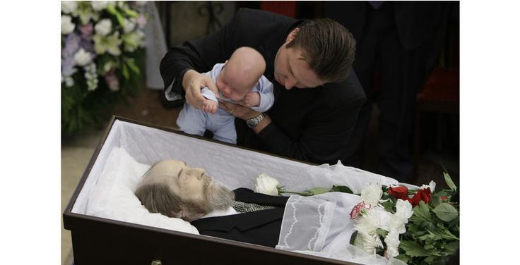 Photos Of Famous Dead Bodies Celebrity Open Casket Funerals