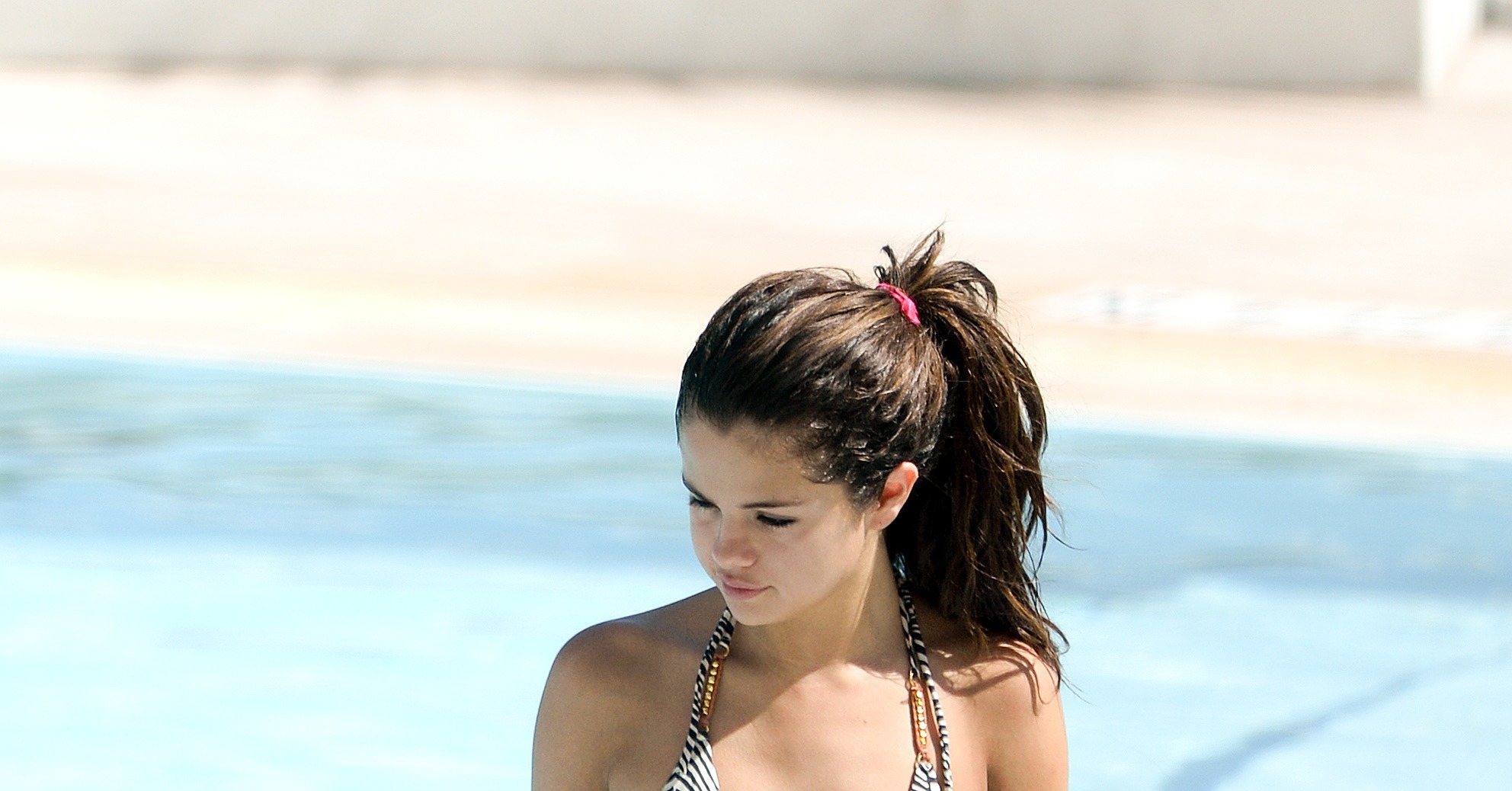 Selena Gomez Showed Off Her Bikini Body In Miami Selena Gomez S