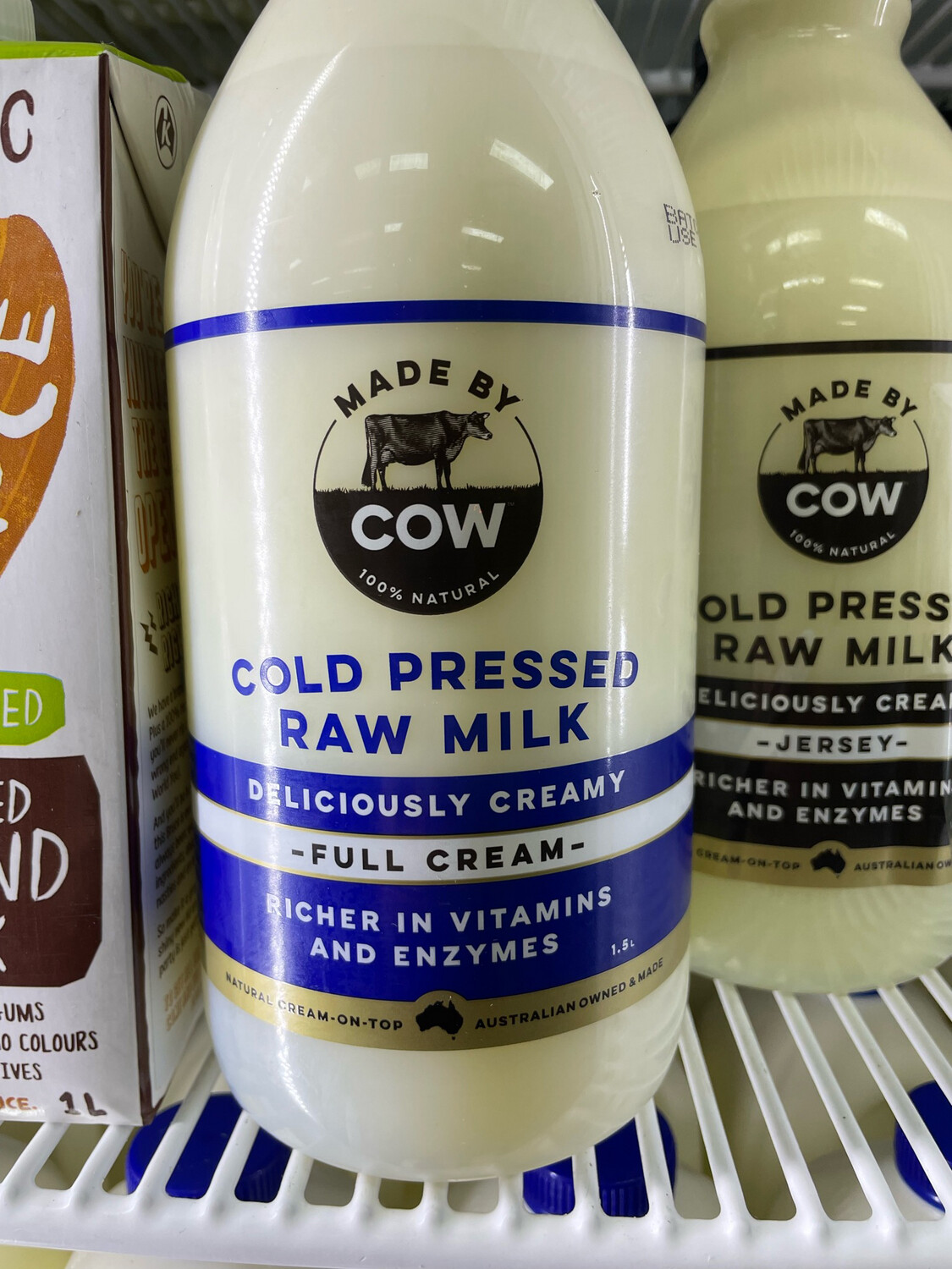 The World S First Cold Pressed Raw Milk Made By Cow