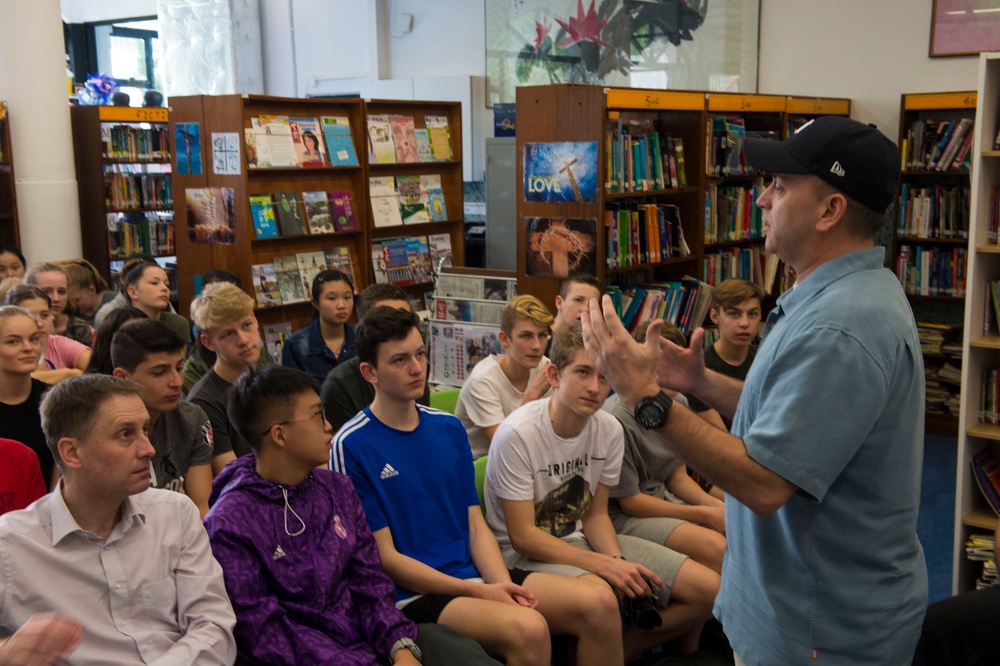 Uss Makin Island Visits Hong Kong Commander U S Pacific Fleet