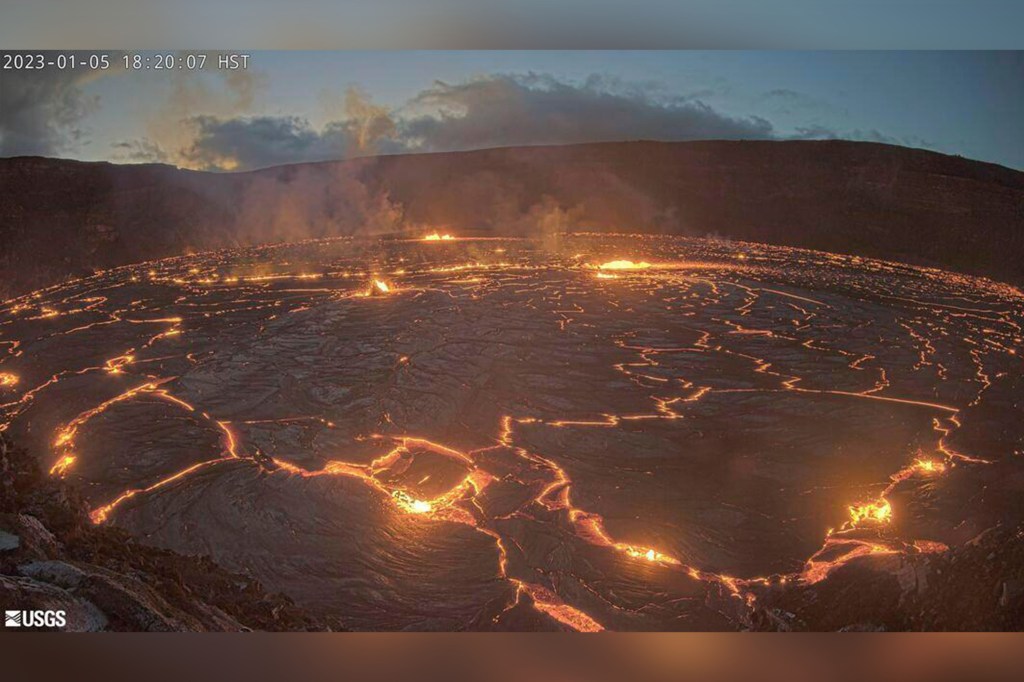 Volcano Stock Photos Amp Lava Stock Video Kilauea Volcano Hawaii Big Island Mauna Kea Summit